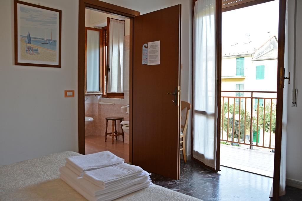 Hotel Corallo モネーリア 部屋 写真