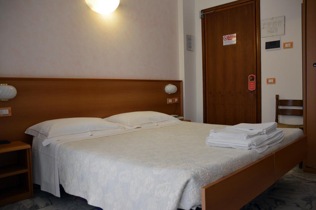 Hotel Corallo モネーリア エクステリア 写真